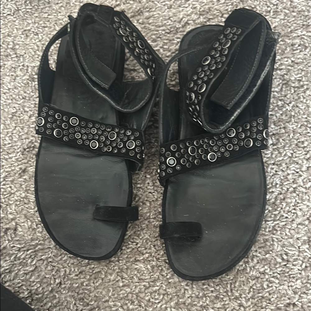 STUART WEITZMAN IN EXCELLENT CONDITION